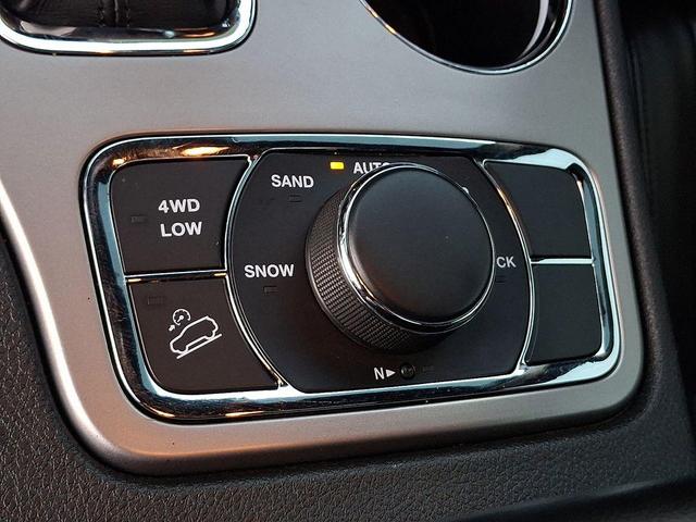 Photo of 2021 Granite Crystal Metallic Clearcoat Jeep Grand Cherokee