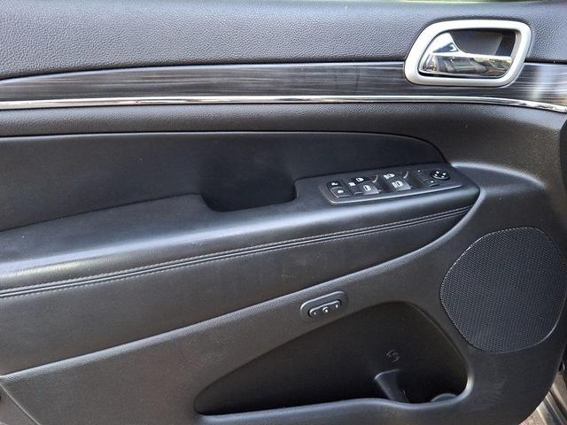 Photo of 2021 Granite Crystal Metallic Clearcoat Jeep Grand Cherokee