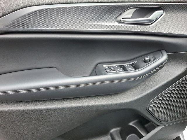 Photo of 2024 Bright White Clearcoat Jeep Grand Cherokee L