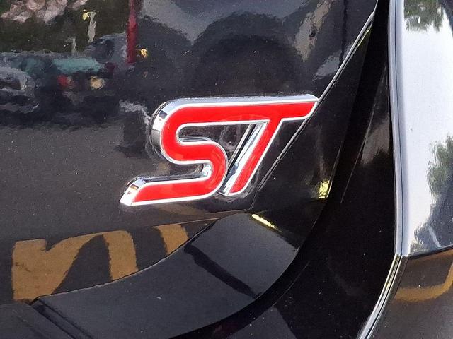 Photo of 2020 Agate Black Metallic Ford Explorer
