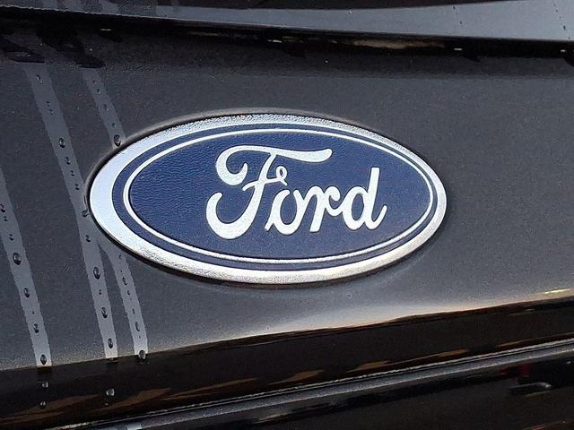 Photo of 2020 Agate Black Metallic Ford Explorer