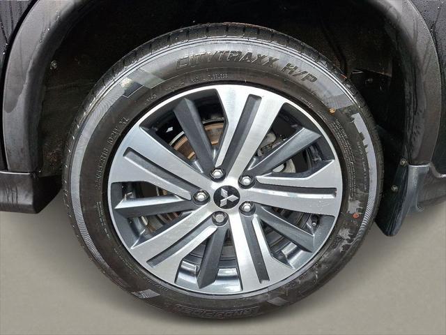 Photo of 2022 Labrador Black Pearl Mitsubishi Outlander Sport
