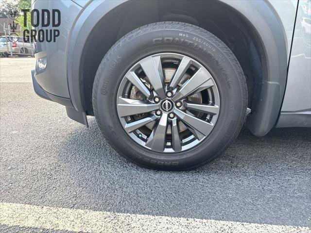 Photo of 2022 Gun Metallic Nissan Pathfinder