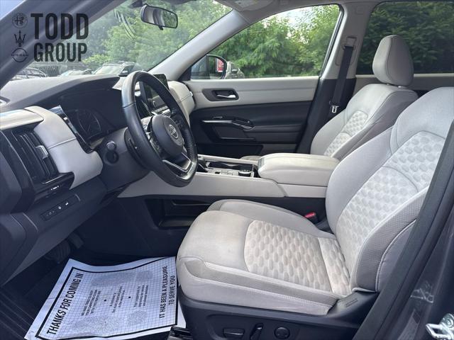 Photo of 2022 Gun Metallic Nissan Pathfinder