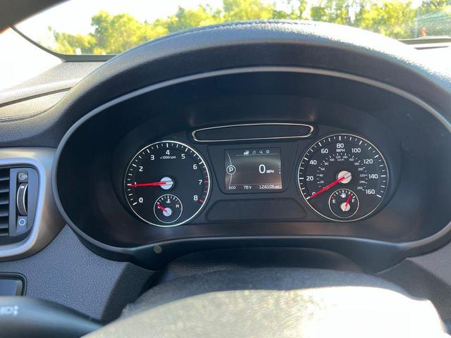 Photo of 2016 Snow White Pearl Kia Sorento