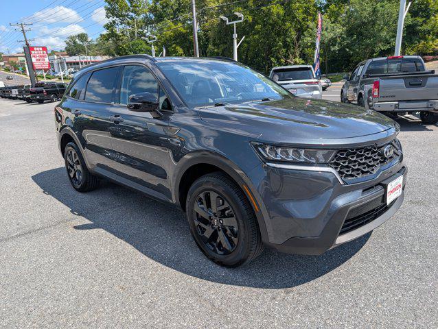 Photo of 2021 Gravity Grey Kia Sorento