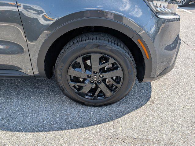 Photo of 2021 Gravity Grey Kia Sorento
