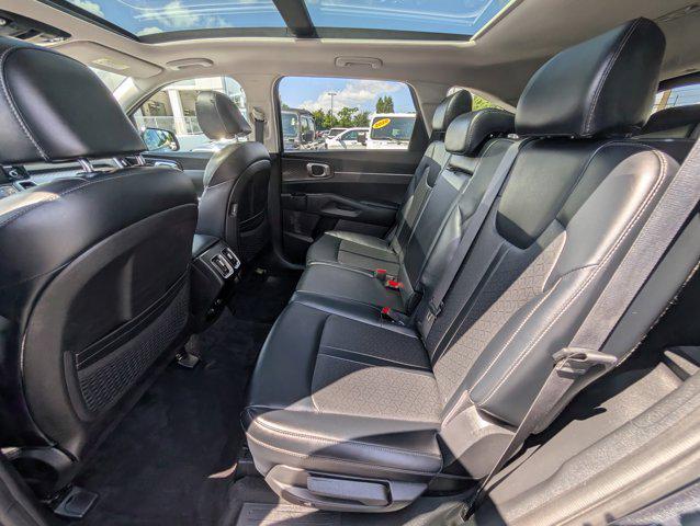 Photo of 2021 Gravity Grey Kia Sorento