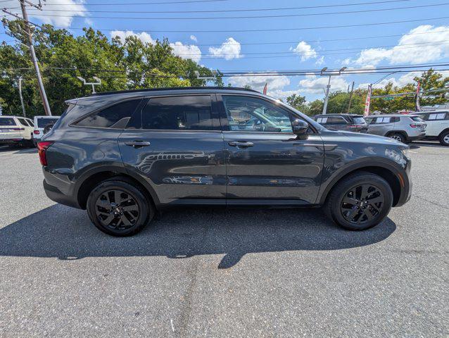 Photo of 2021 Gravity Grey Kia Sorento