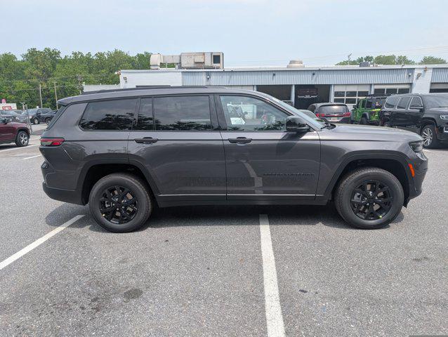 Photo of 2025 Baltic Gray Metallic Clearcoat Jeep Grand Cherokee L