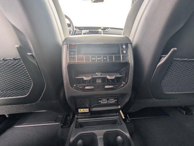 Photo of 2025 Baltic Gray Metallic Clearcoat Jeep Grand Cherokee L