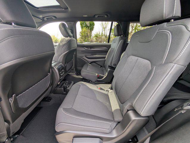 Photo of 2025 Baltic Gray Metallic Clearcoat Jeep Grand Cherokee L