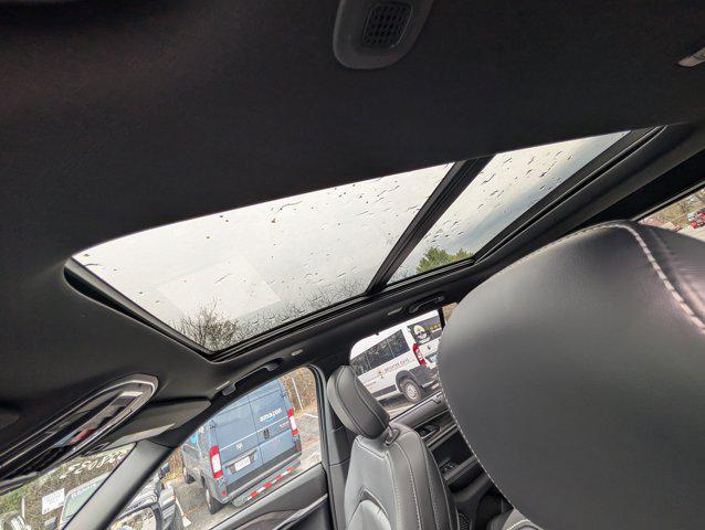 Photo of 2025 Bright White Clearcoat Jeep Grand Cherokee