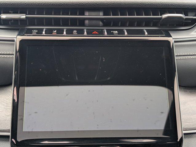 Photo of 2025 Bright White Clearcoat Jeep Grand Cherokee
