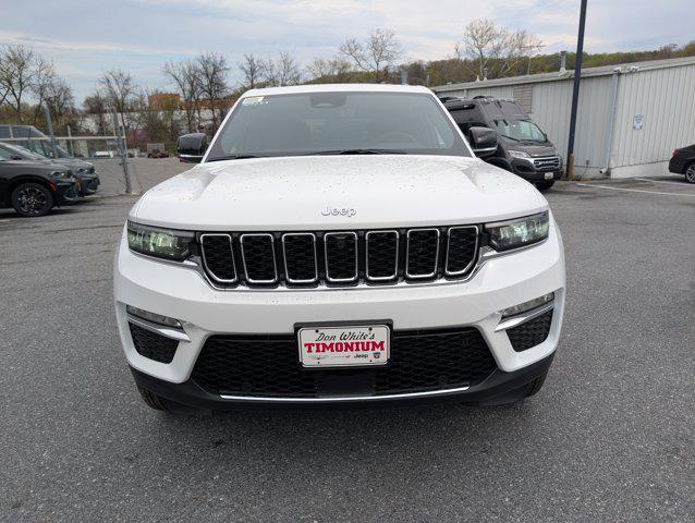 Photo of 2025 Bright White Clearcoat Jeep Grand Cherokee