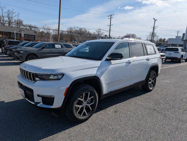 Photo of 2025 Bright White Clearcoat Jeep Grand Cherokee L