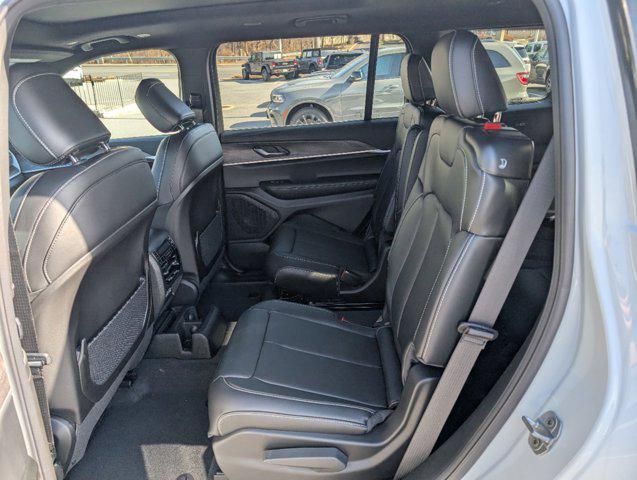 Photo of 2025 Bright White Clearcoat Jeep Grand Cherokee L