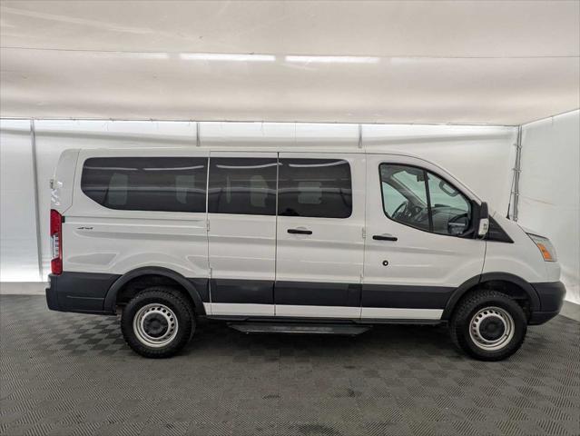 Photo of 2017 Oxford White Ford Transit-150