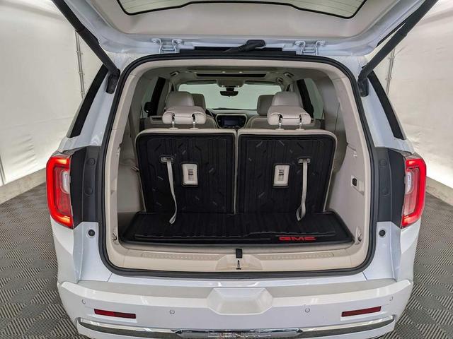 Photo of 2021 White Frost Tricoat GMC Acadia