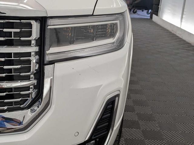 Photo of 2021 White Frost Tricoat GMC Acadia