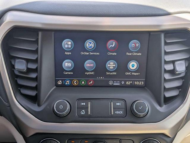 Photo of 2021 White Frost Tricoat GMC Acadia
