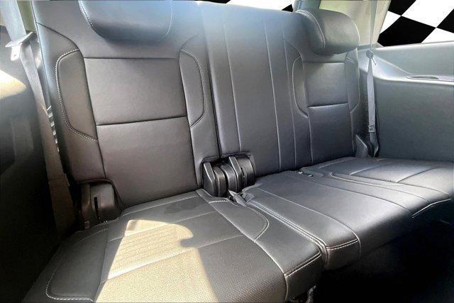 Photo of 2020 Summit White GMC Yukon