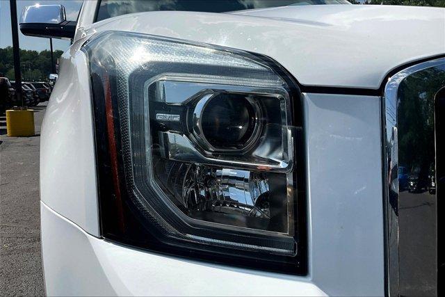 Photo of 2020 Summit White GMC Yukon