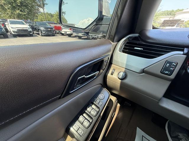 Photo of 2016 White GMC Yukon