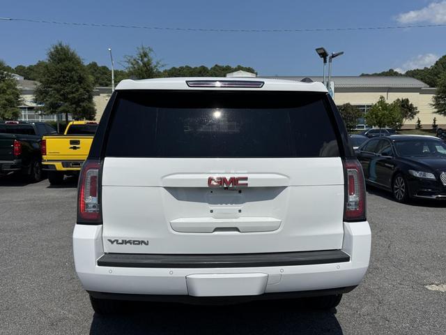Photo of 2016 White GMC Yukon