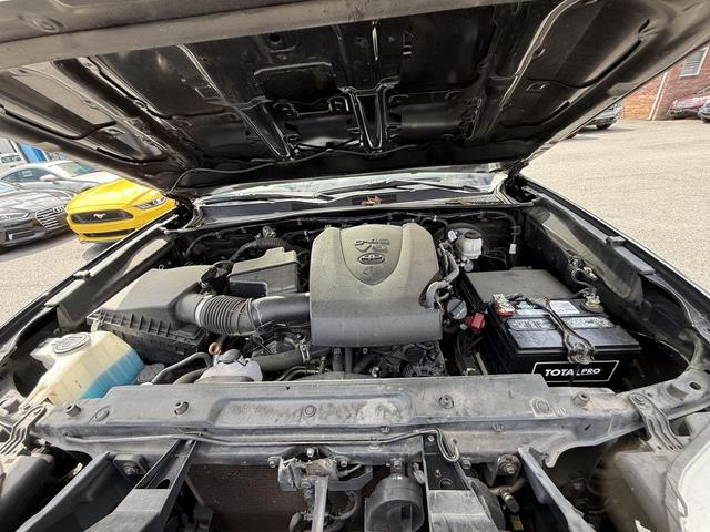 Photo of 2021 Midnight Black Metallic Toyota Tacoma