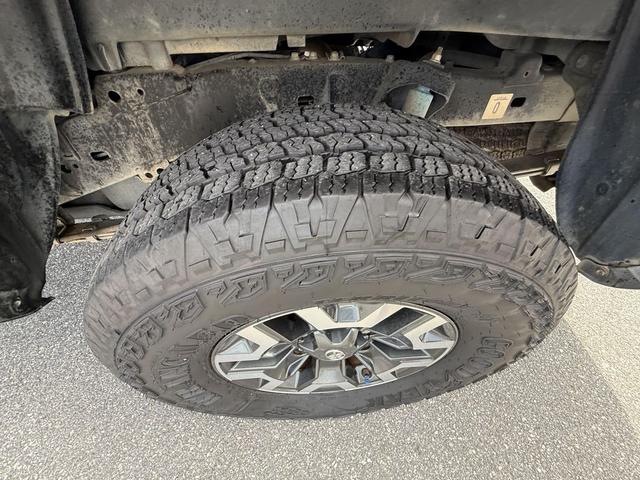 Photo of 2021 Midnight Black Metallic Toyota Tacoma