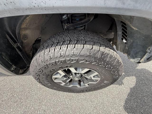 Photo of 2021 Midnight Black Metallic Toyota Tacoma