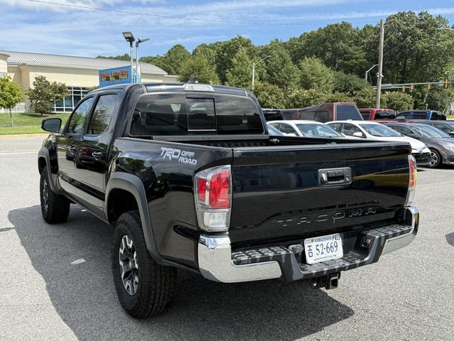 Photo of 2021 Midnight Black Metallic Toyota Tacoma