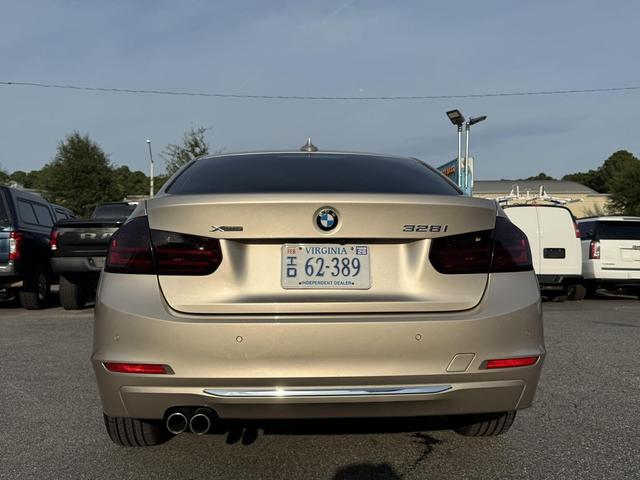 Photo of 2014 Gold BMW 328