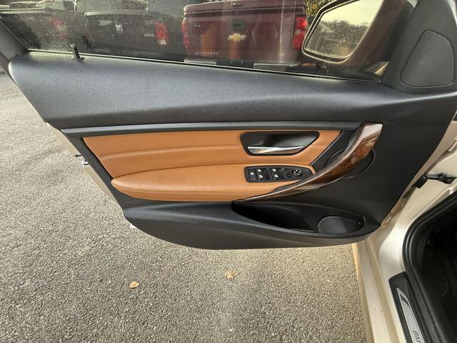 Photo of 2014 Gold BMW 328