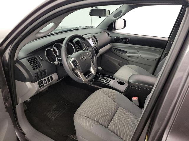 Photo of 2015 Gray Toyota Tacoma