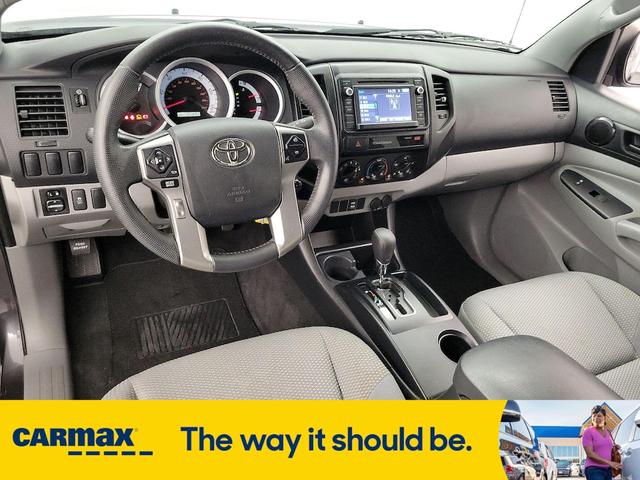 Photo of 2015 Gray Toyota Tacoma