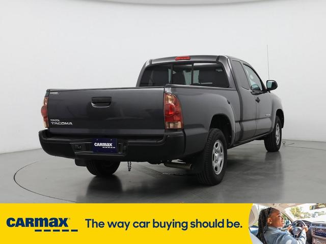 Photo of 2015 Gray Toyota Tacoma