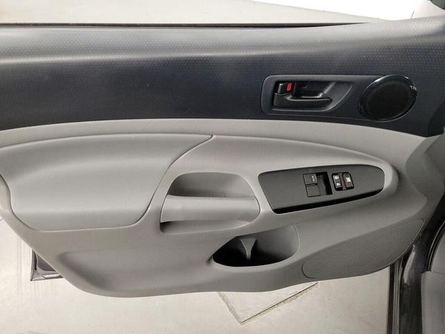 Photo of 2015 Gray Toyota Tacoma