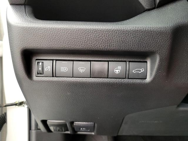Photo of 2022 White Toyota RAV4