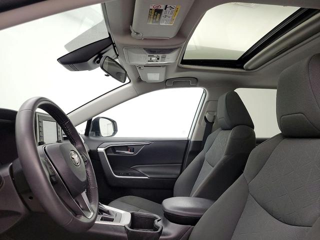 Photo of 2022 White Toyota RAV4