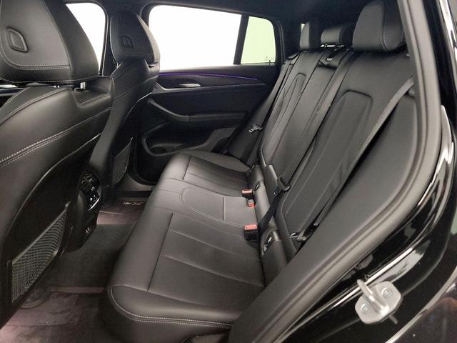 Photo of 2022 Black BMW X4