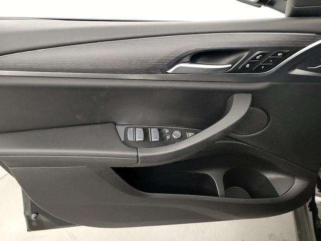 Photo of 2022 Black BMW X4