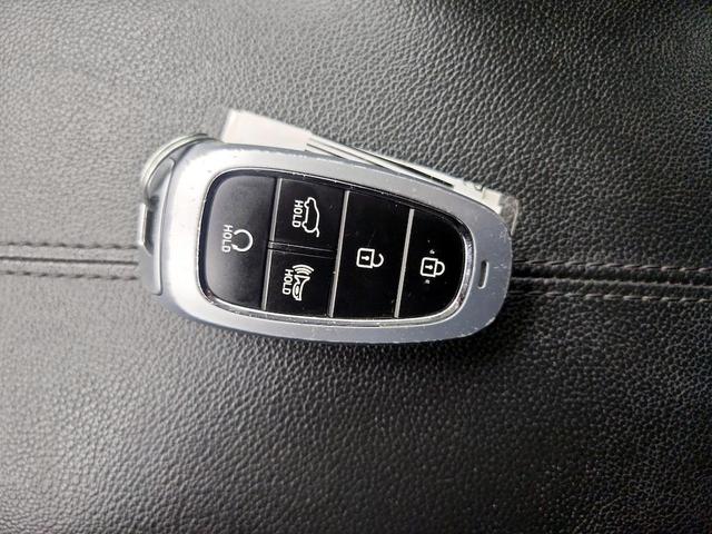 Photo of 2023 Silver Hyundai TUCSON