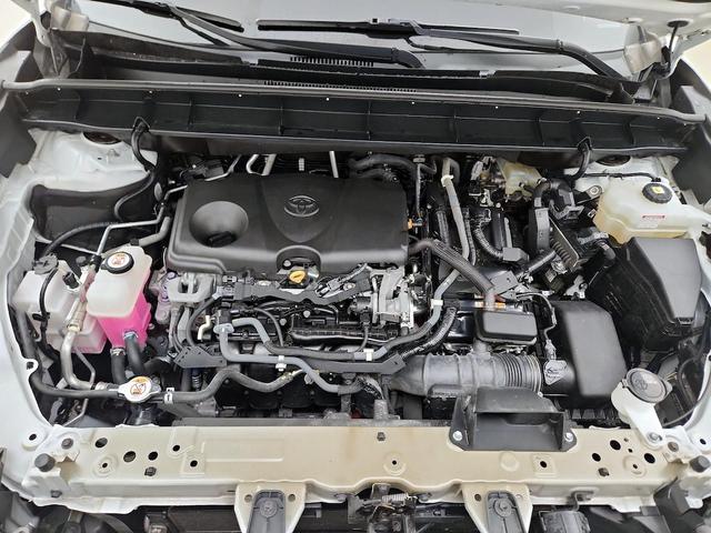Photo of 2021 White Toyota Highlander Hybrid