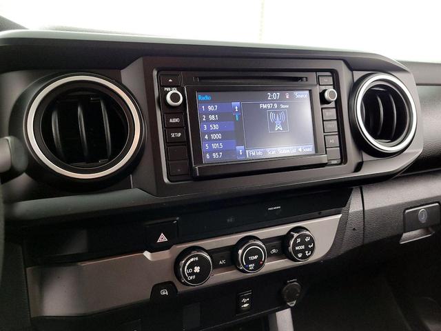 Photo of 2019 White Toyota Tacoma