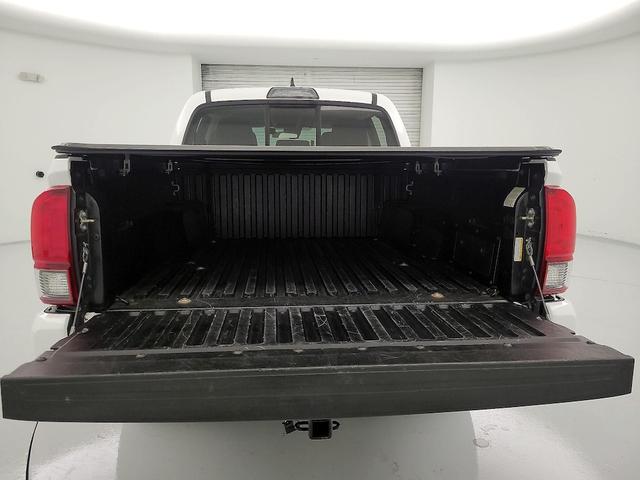 Photo of 2019 White Toyota Tacoma