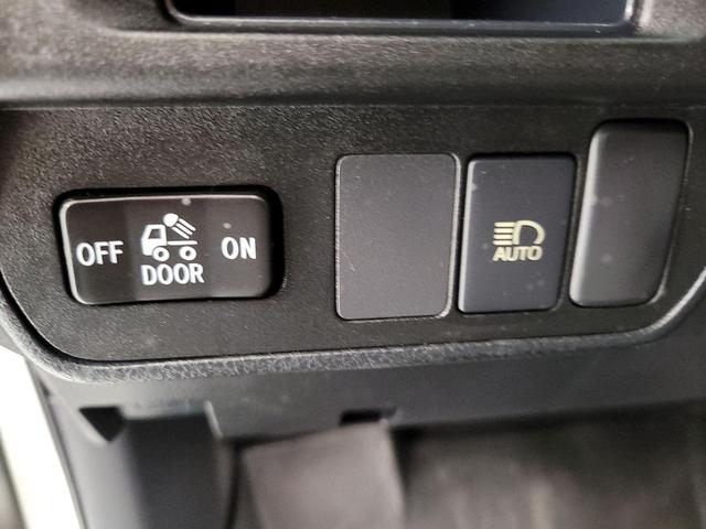 Photo of 2019 White Toyota Tacoma