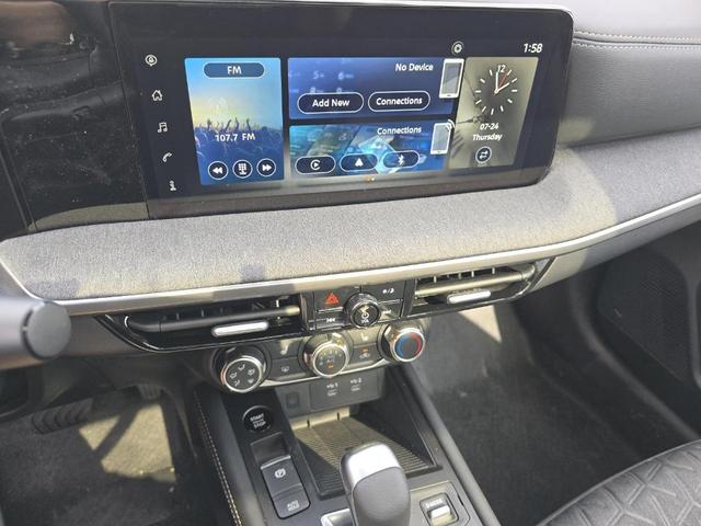 Photo of 2025 Aspen White Tri Nissan Kicks