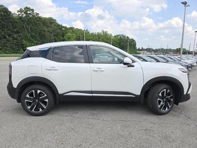 Photo of 2025 Aspen White Tri Nissan Kicks